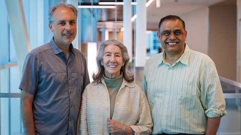 Alzheimer’s vaccine developing team